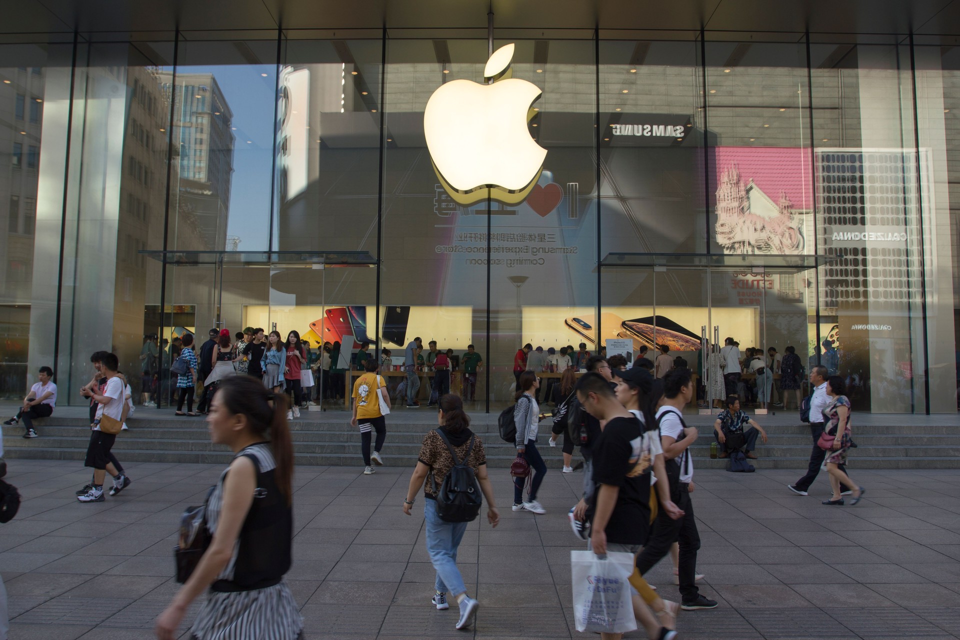 Apple Store on Shanghai's East Nanjing Road